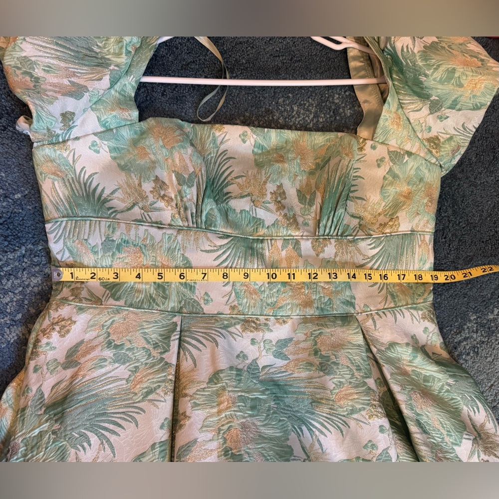 Mac Duggal Green Floral Brocade gown - 14 - Picture 12 of 13